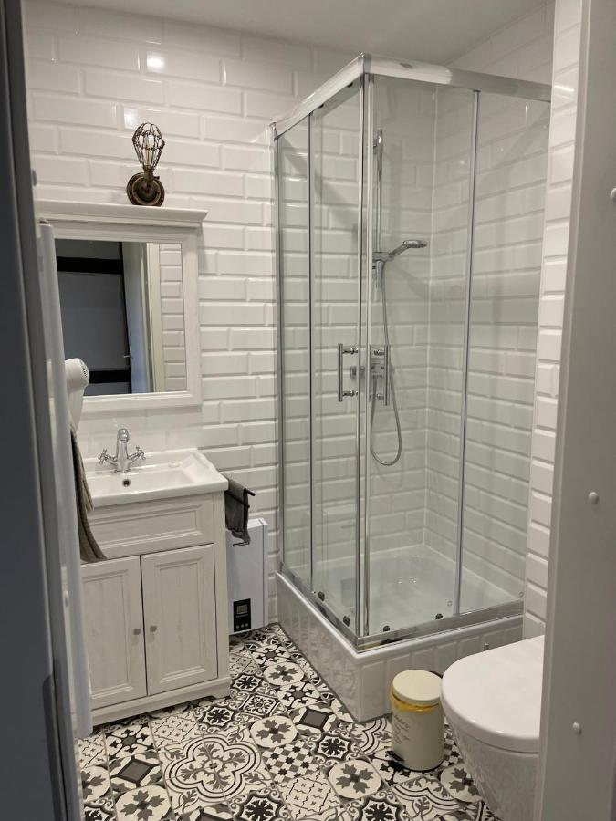 Privatunterkunft Gutshauszimmer Premium Doppel Neu Gaarz